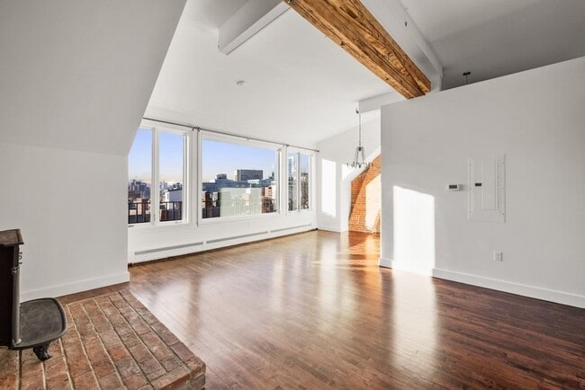 Building Photo - 32 Hancock St