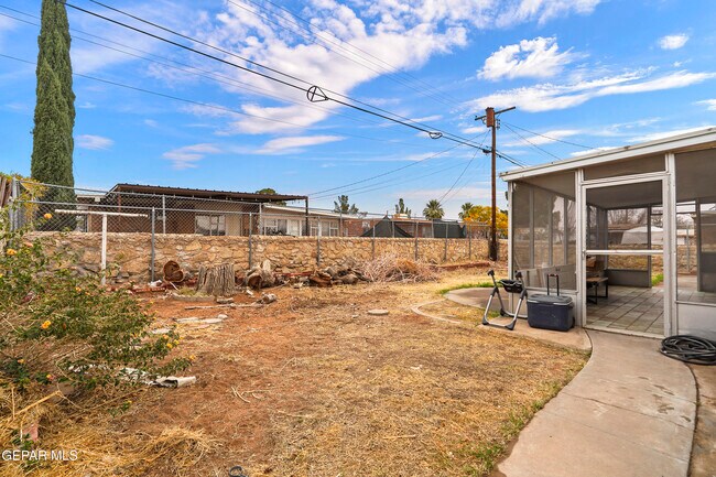 Building Photo - 5113 Jerry Dr