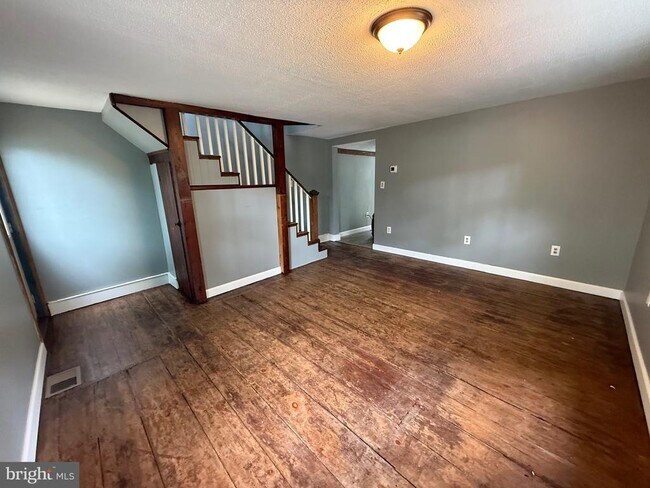 Building Photo - 1094 Kings Hwy