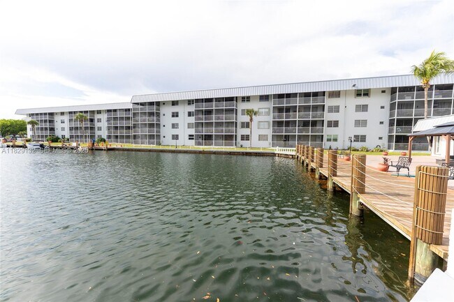 Building Photo - 3551 NE 169th St