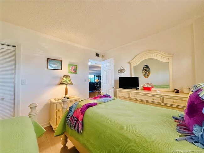 Building Photo - 9400 S Ocean Dr