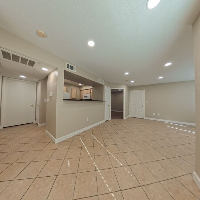 Primary Photo - BEAUTIFULLY UPDATED 2 BED 2 BATH CONDO IN ...