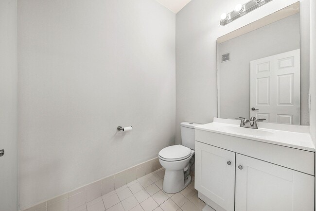 Building Photo - 1008 Shoma Dr