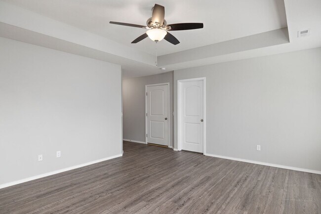 Building Photo - 1119 S Calabria Ave