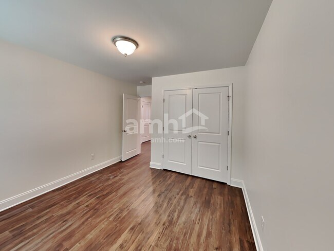 Building Photo - 5961 Hagar Vly Dr