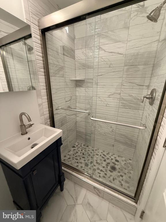 Building Photo - 3405 Carpenter St SE