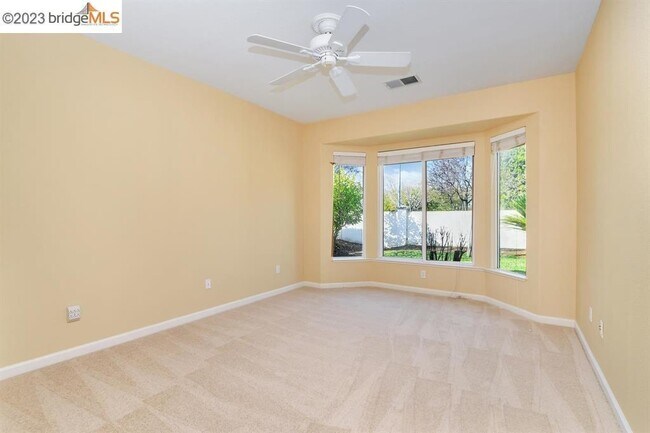 Building Photo - 935 Centennial Dr