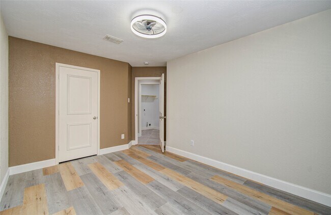 Building Photo - 12846 Sai Baba Dr