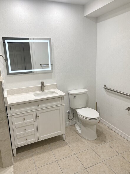 Building Photo - 634 Cohen Way