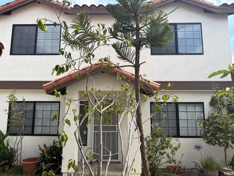 Front of home - 11710 Walcroft St