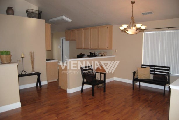 Building Photo - Cute Home in Antelope for Rent!