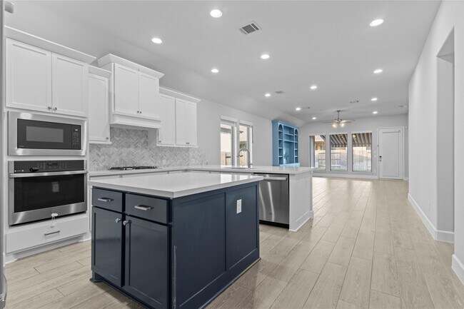 Building Photo - 17159 Sandstone St