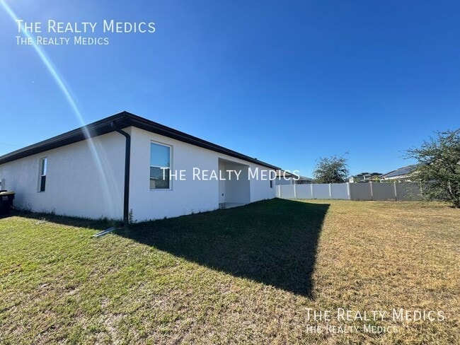 Building Photo - 2226 Rock Dr