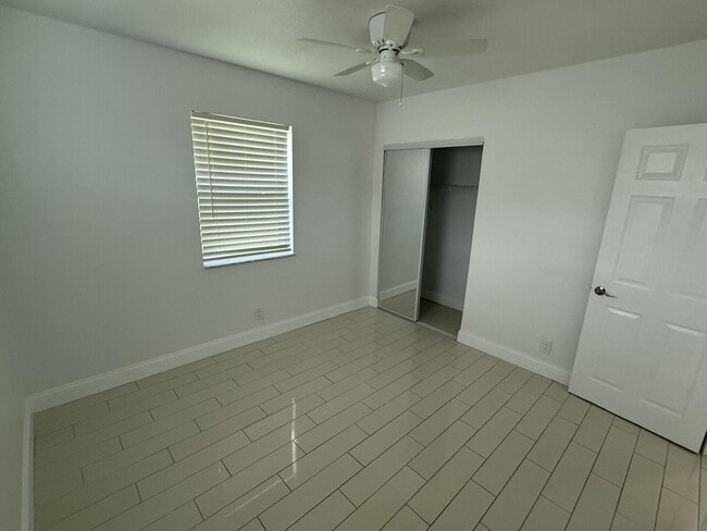 Building Photo - 640 W 34th St