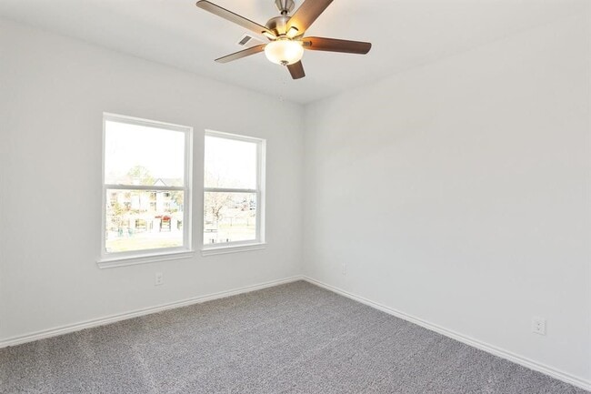 Building Photo - 11623 Waldemar Dr