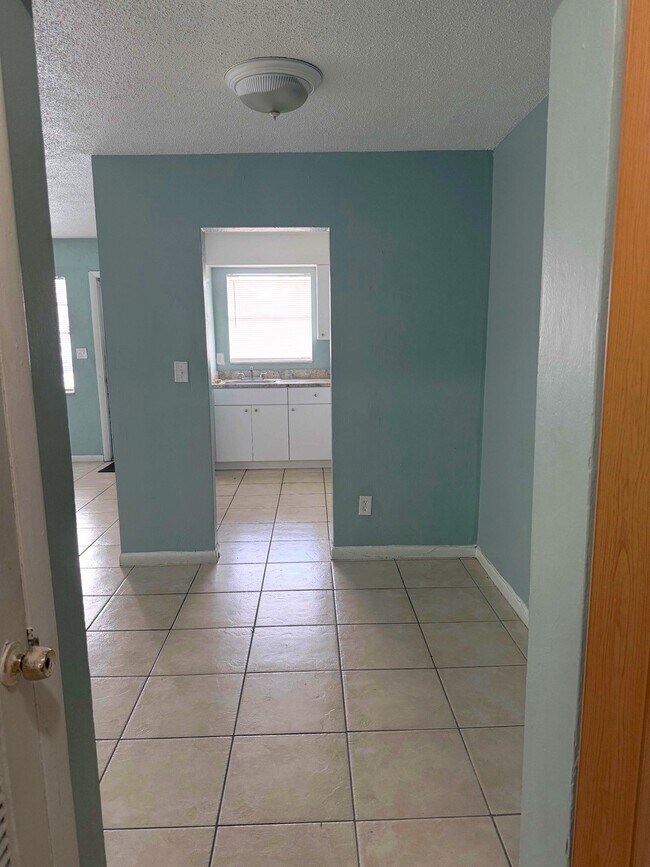 Building Photo - 3701 SW 59th Terrace