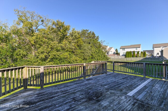 Building Photo - 220 Rockcrest Way