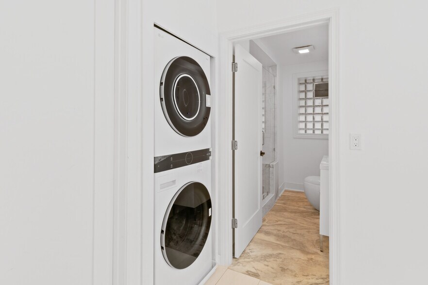 Building Photo - 7131 W Altgeld St