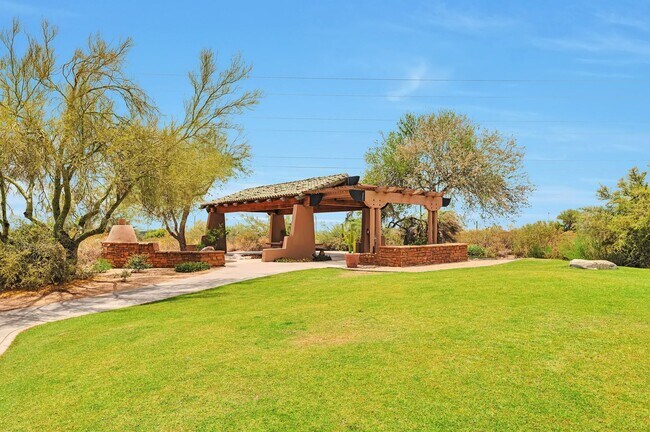 Building Photo - Stylish 2-Bedroom Home with Resort-Style A...