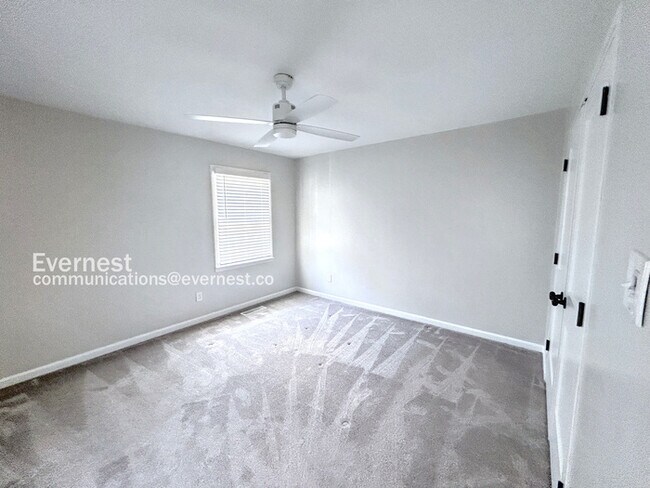 Building Photo - 3 Bed, 2 Bath Home with Garage / Pet-Friendly / Coming Soon!