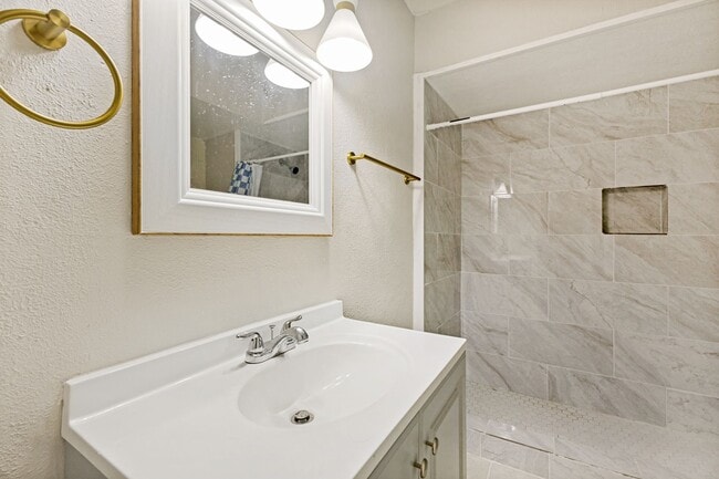 Building Photo - 4-Bed Home with Renovated Kitchen & Baths – Plenty of Space!