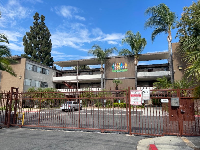 Building Photo - 1590 W Palm Ln