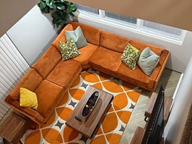 Building Photo - Luxurious 2-Bedroom Apartments with Modern Flair and Parkside Living!