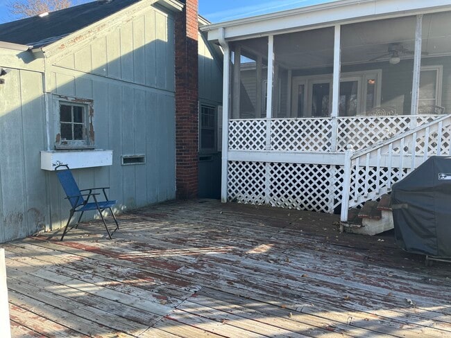 Building Photo - 112 Chicago Rd