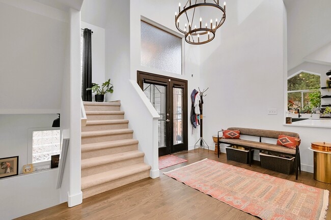 Building Photo - 28384 Kinnikinick Rd