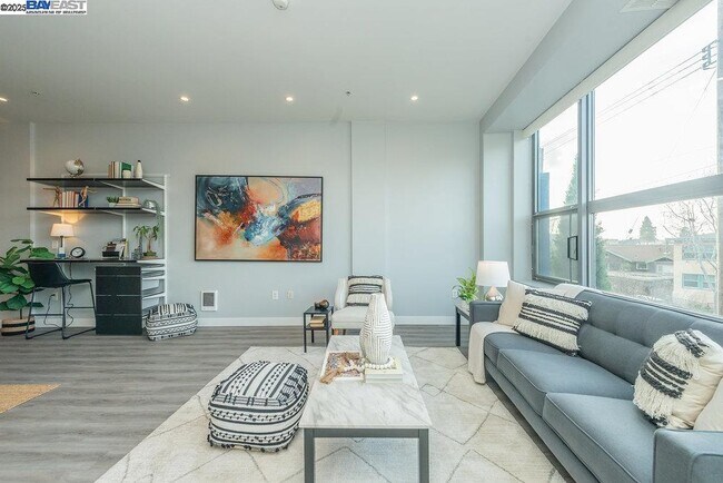 Building Photo - 1001 46th St