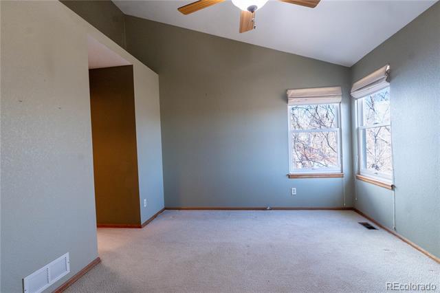 Building Photo - 2323 Dogwood Cir