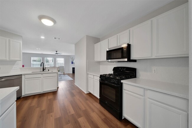 Building Photo - 3022 Madison Elm St