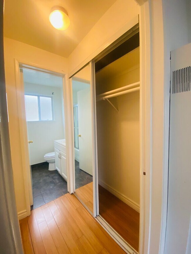 Interior Photo - 3730 Clarington Ave