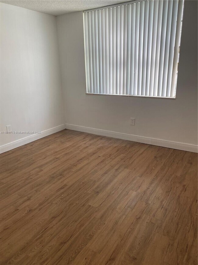 Building Photo - 486 NW 165th St