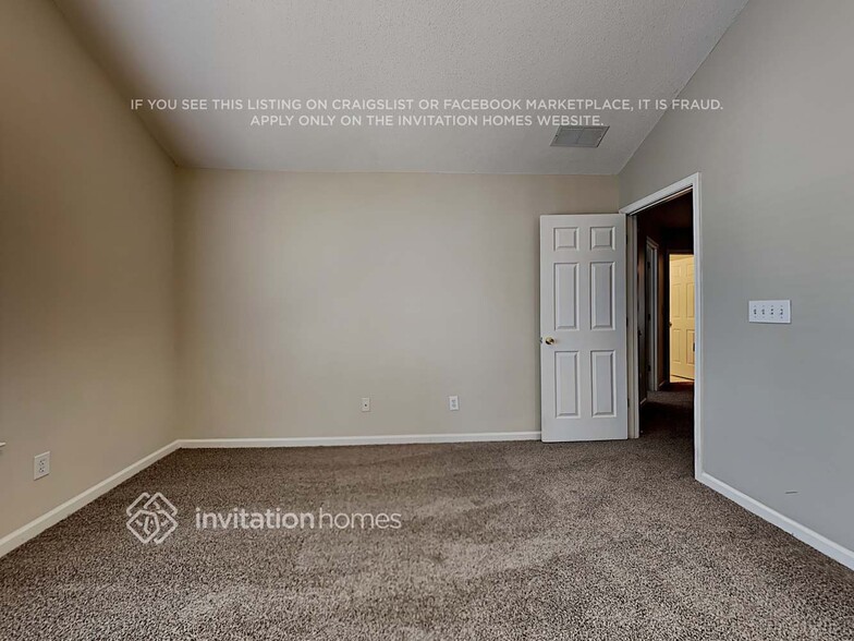 Building Photo - 3295 Ridgefair Dr