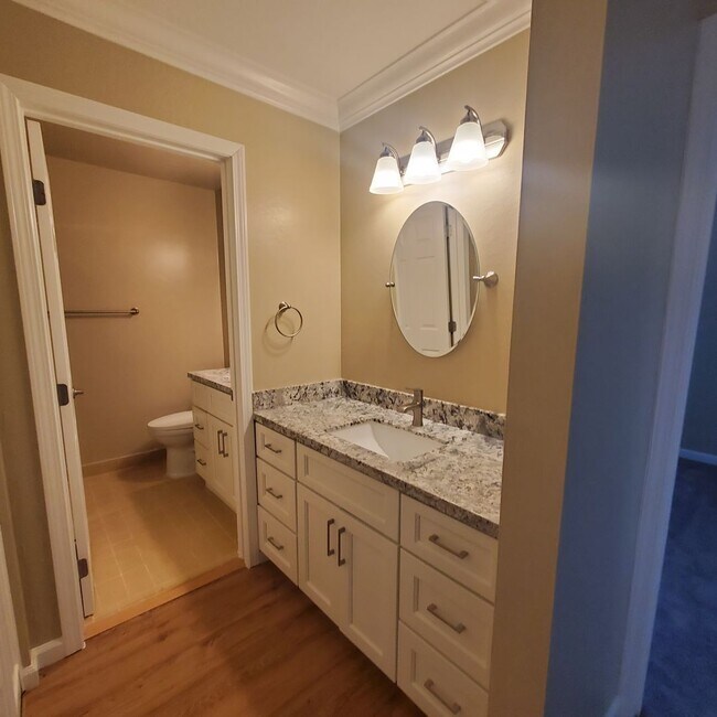 Building Photo - Sparkling Upgrades & Convenient Pleasant H...