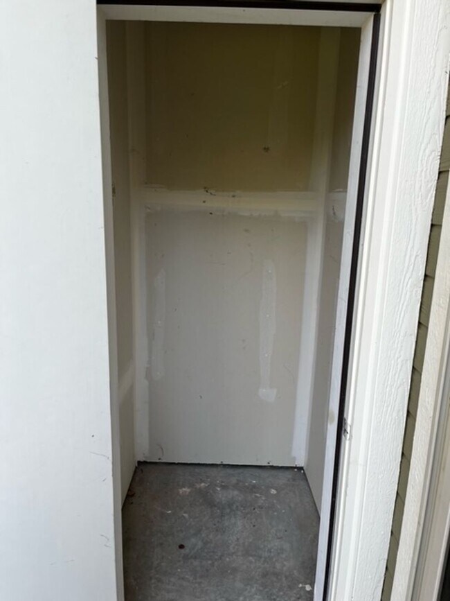 Building Photo - SAW1530U