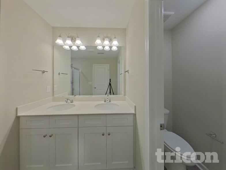 Building Photo - 16 Beautyberry St