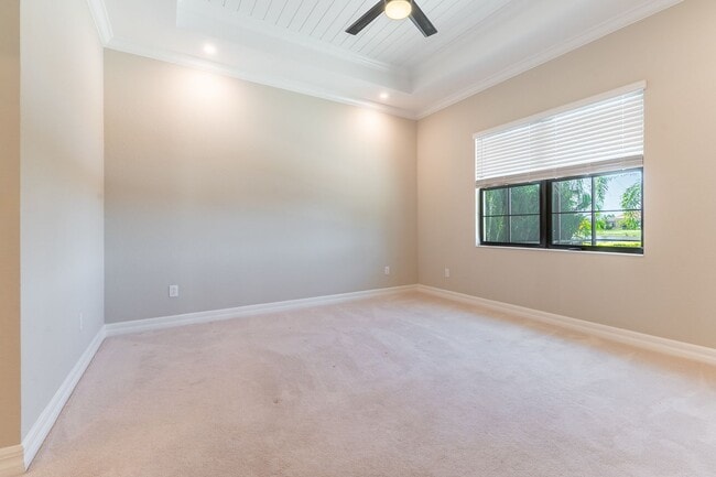 Building Photo - Stunning Country Club East Unfurnished Res...