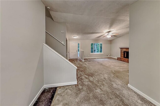Building Photo - 4579 N Woodlake Ln SE