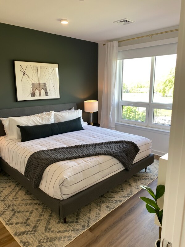 Building Photo - 86 Midtown Bridge St