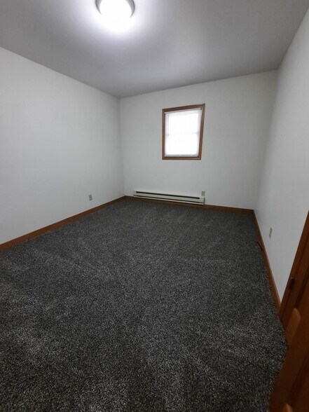 Building Photo - 3237 Runway Ave