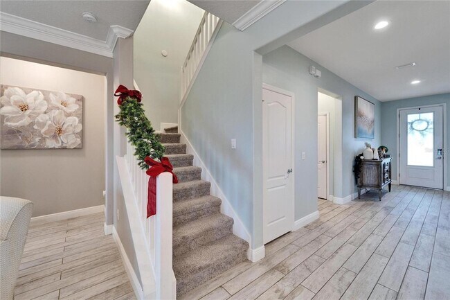 Building Photo - 13316 Palmera Vista Dr