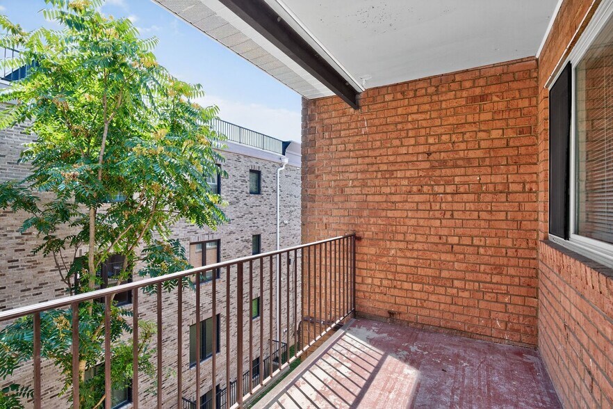 Building Photo - 4438 B St SE