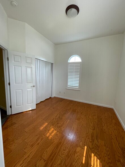 Building Photo - 7300 Elvora Way