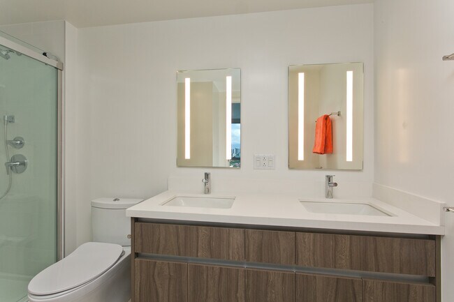 Building Photo - 1515 Liona St