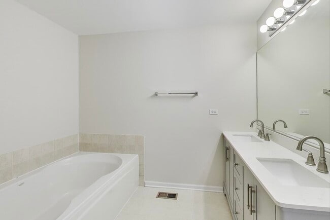 Building Photo - 23927 McMullin Cir