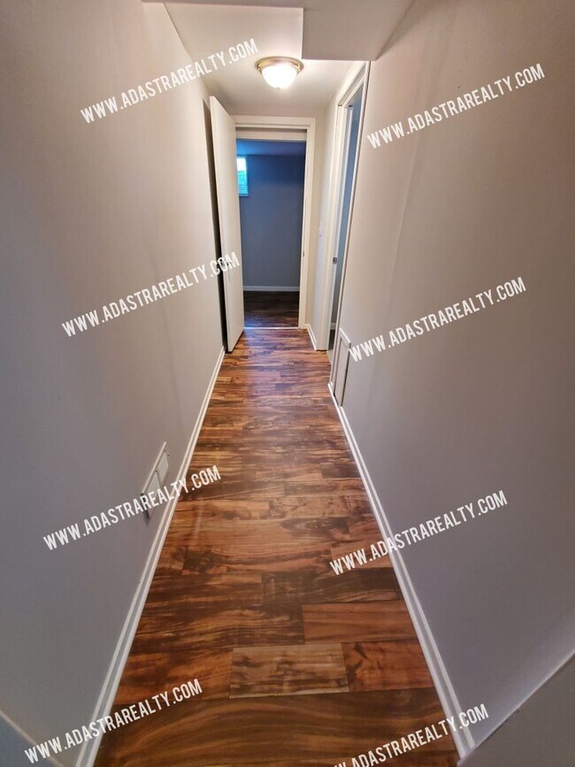 Building Photo - 4825 W 75th St