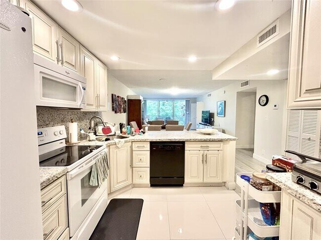 Building Photo - 3800 Oaks Clubhouse Dr