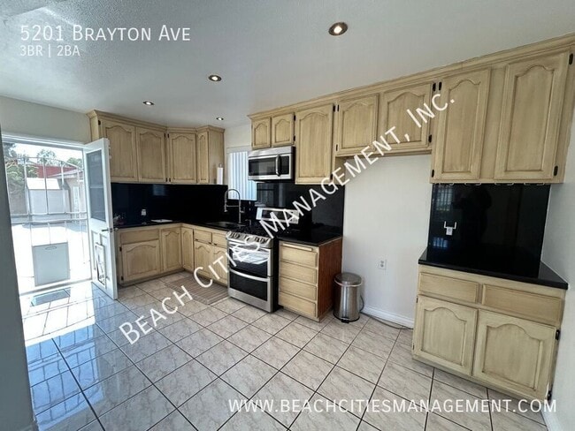 Building Photo - 5201 Brayton Ave